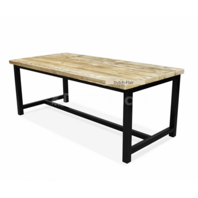Tisch mit Stahlfuesen H Form 400x400 - Tisch mit Stahlfüse H-Form