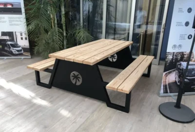Picknickbank-Stahlfüße mit eigenem Logo! Douglasien-Holz